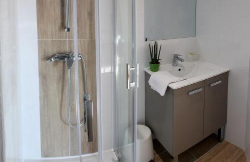 Saint-Georges-de-Didonne Hotel | Discover Comfort at Hôtel Le Printemps with Family-Friendly Perks