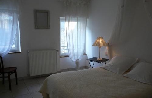 Marsanne Hotel | Explore Hôtel Le Globe: Pet-Friendly & Family-Oriented Stay