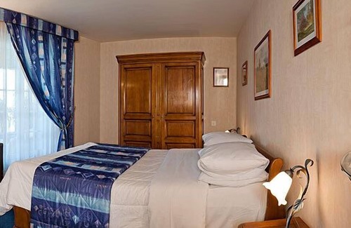 Germigny-l'Eveque Hotel | Discover Hôtel Le Gonfalon: Top-Rated Family Getaway