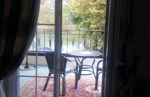 Germigny-l'Eveque Hotel | Discover Hôtel Le Gonfalon: Top-Rated Family Getaway