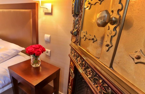 Vincennes Hotel | Discover Comfort at Hôtel Le Home - Spa & Family-Friendly