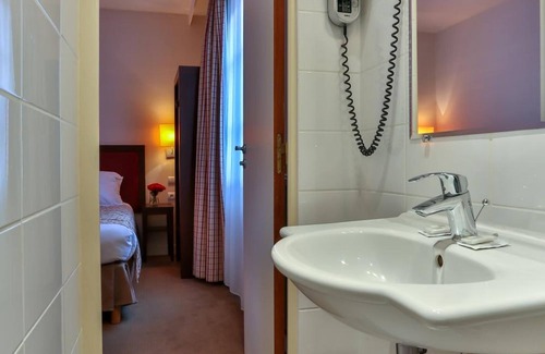 Vincennes Hotel | Discover Comfort at Hôtel Le Home - Spa & Family-Friendly