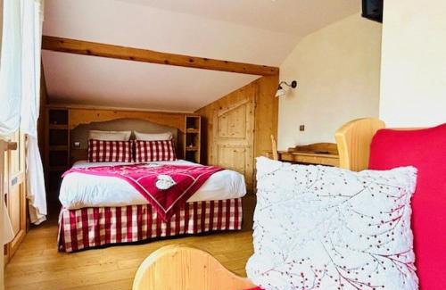 Mont-Saxonnex Hotel | Explore Hôtel le Jalouvre: Pet-Friendly with High Ratings