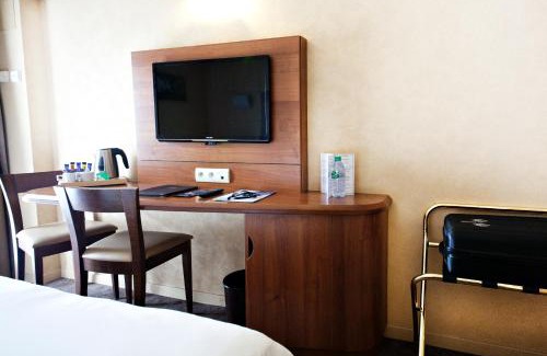 Clermont-Ferrand Hotel | Discover Quality Hotel Clermont Kennedy: Pet-Friendly Getaway