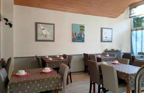 Lezardrieux Hotel | Budget-Friendly Hôtel le Littoral with Family Amenities