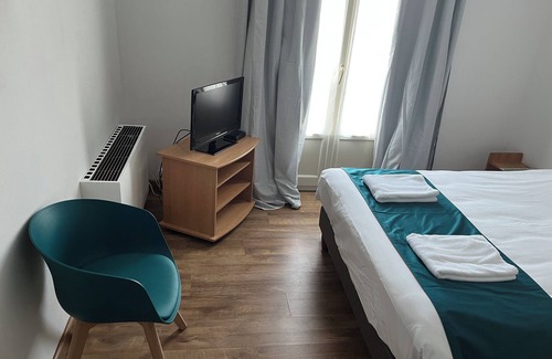 Commentry Hotel | Eco-Friendly Escape at Le Lyon Vert - Rated 8.8/10
