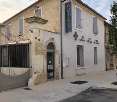 Vauvert Hotel | Hôtel Le Lys d'Or
