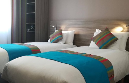 Mediterranee Hotel | Unforgettable Stay at Hôtel Le Majestic with Pool & Breakfast