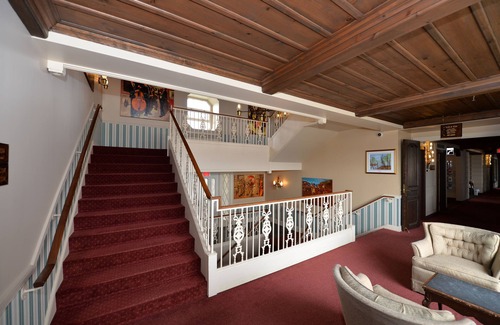 Baie Comeau Hotel | Discover Comfort at Hôtel Le Manoir - Rated 9/10!