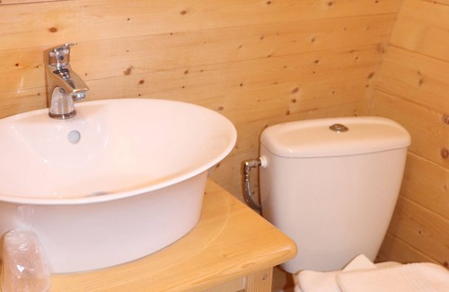 Villars-Colmars Hotel | Discover Hôtel Restaurant Le Martagon: Spa & Family-Friendly