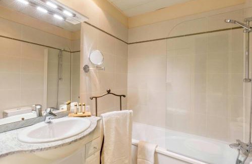 Auxerre Hotel | Discover Hôtel Le Maxime - A 4-Star Pet-Friendly Retreat