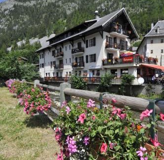 Abondance Hotel | Discover Hôtel Le Mont Jorat: Pet-Friendly Retreats Await