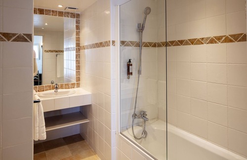 Est Hotel | Welcoming Hôtel Le Mozart: Guest Rated 9/10 & Family-Friendly