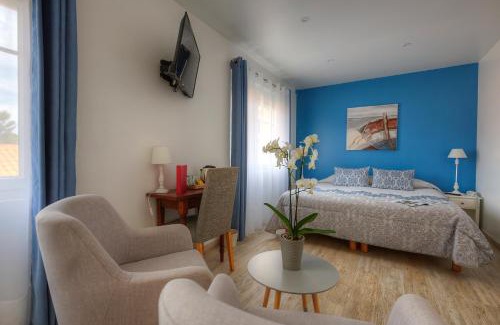 Saint-Trojan-les-Bains Hotel | Oceanfront Hôtel Le Nautile with Pool & Guest-Rated 9/10