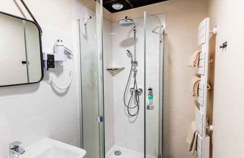 Sault Hotel | Exceptional Hôtel Le Nesk with Pool and Spa Amenities