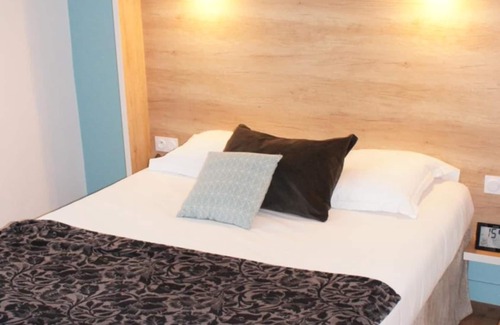 Vitre Hotel | Discover Hôtel Le Petit Billot: Spa & Breakfast Awaits