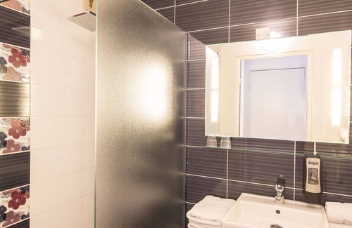 Sainte-Marie-de-Re Hotel | Relax at Hôtel Le Peu Breton: Pool, Spa & Family-Friendly