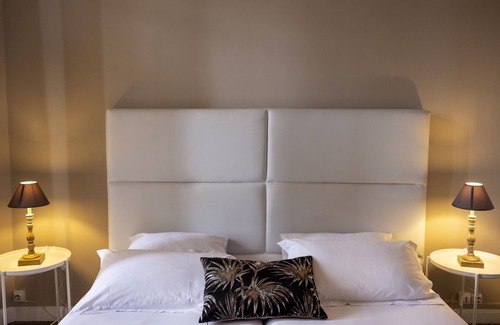 Villefranche-sur-Mer Hotel | Discover Hôtel Le Provençal: Family-Friendly & Spa Retreat