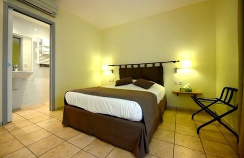 Viviers Hotel | Guest Rated 9.4: Hôtel Le Relais Du Vivarais with Pool & Dining