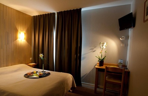 Biscarrosse Hotel | Relax at Hôtel Le Relais: Spa, Restaurant & Family-Friendly