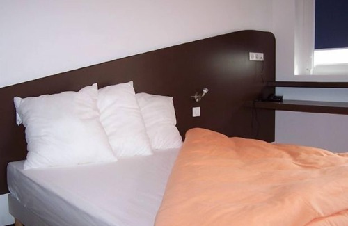 Neufchateau Hotel | Discover Hôtel Le Richevaux: Top-Rated with Family-Friendly Amenities