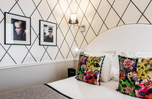 Montparnasse Hotel | Discover Hôtel le Royal Rive Gauche: Pool & Dining Delights