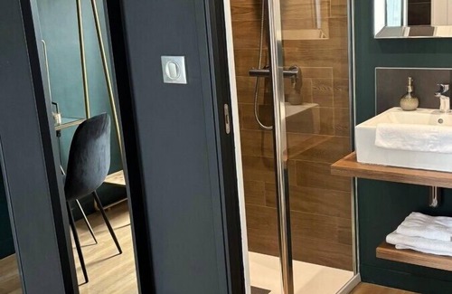 Cherbourg-en-Cotentin Hotel | Discover Hôtel Le Tiburon: Spa Retreat with Breakfast Included
