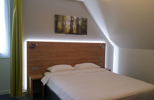 Saint-Laurent-Nouan Hotel | Guest Rated 9.2 - Hôtel Le Verger with Breakfast Included