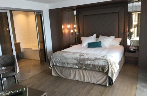 Ajaccio Hotel | Discover Oceanfront Bliss at Hôtel Le Week end - 4 Stars