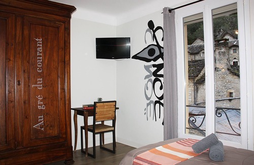 La Malene Hotel | Discover Hôtel Les Bateliers: Family-Friendly with Spa & Breakfast