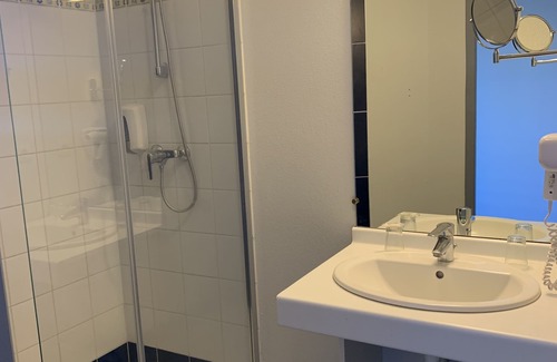 La Gare Hotel | Family-Friendly Hôtel Les Commerçants with Relaxing Spa