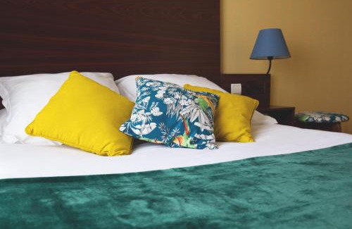 Agon-Coutainville Hotel | Experience Oceanfront Bliss at Hôtel Les Coutainvillaises