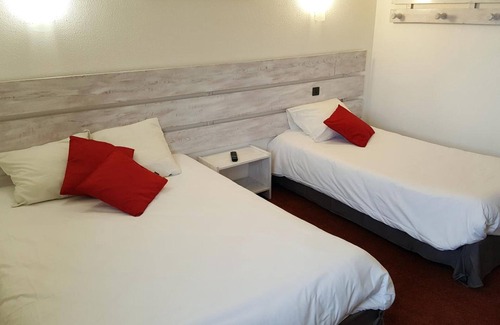 Les Orres Hotel | Discover Hôtel Les Ecrins: Relax by the Pool & Spa