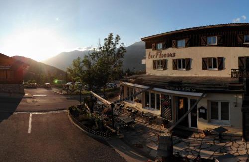 Le Sauze Hotel | Discover Hôtel les Flocons: Pet-Friendly with Great Dining