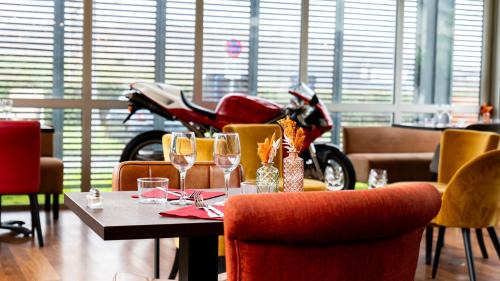 Bayonne Hotel | Discover Hôtel Les Genêts Bayonne: Pet-Friendly Retreat