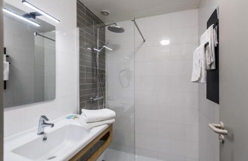 Sainte-Marie-de-Re Hotel | Discover Hôtel Les Grenettes: Oceanfront Comfort Awaits