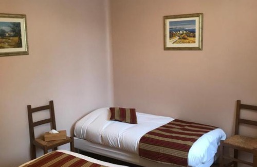 Les Andelys Hotel | Discover HÔTEL LES IRIS: Pet-Friendly Comfort Awaits