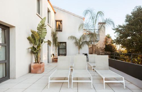 Aigues-Mortes Hotel | Discover Hotel Canal Aigues Mortes with Ocean Views & Pool