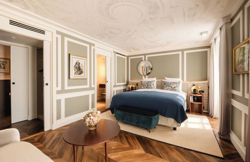 Notre-Dame Hotel | Experience Comfort at Hôtel Les Lumières with Spa & Kitchen