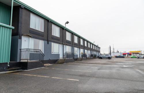 Sept-Iles Hotel | Discover Hôtel Les Mouettes: Pet-Friendly & Family-Ready