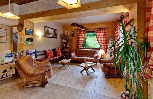 Villard-de-Lans Hotel | Hôtel les Playes: Guest Rated 9.4 with Family-Friendly Amenities