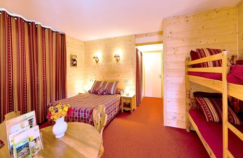 Villard-de-Lans Hotel | Hôtel les Playes: Guest Rated 9.4 with Family-Friendly Amenities