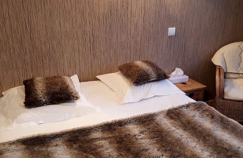 Le Menil Hotel | Relax at Hôtel les Sapins: Family-Friendly with Spa & Dining