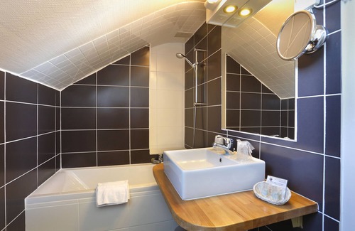 Bourges Hotel | Enjoy Family-Friendly Amenities at Hôtel Les Tilleuls, Bourges