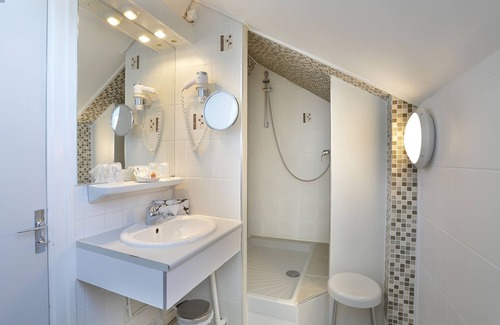 Bourges Hotel | Enjoy Family-Friendly Amenities at Hôtel Les Tilleuls, Bourges