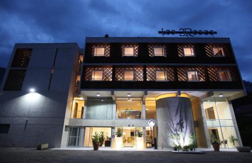 Corenc Hotel | Discover Hôtel Les Trois Roses: Family-Friendly Escape