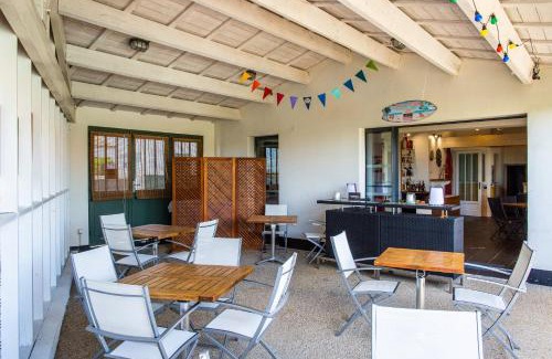 Sainte-Marie-de-Re Hotel | Discover Hôtel Les Vignes de la Chapelle with Ocean Views