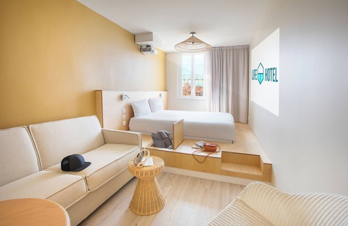 Opera Hotel | Guest Rated 9/10: Hôtel LIFE Marseille VP Vieux-Port