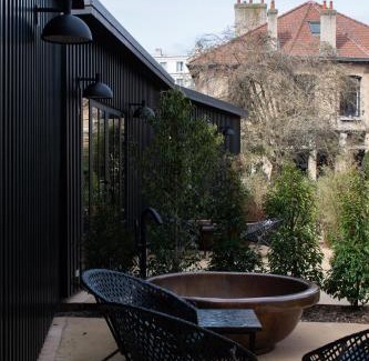 Downtown Le Havre Hotel | Discover Hôtel Lilybloom: Pet Friendly & Family Oriented