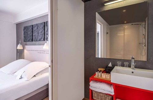 Sablon - Trudaine Hotel | Discover Hotel Literary Alexandre Vialatte, BW Signature